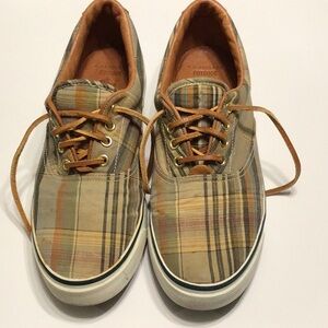 G.H. Bass Sneakers Green & Tan Plaid Sz 7